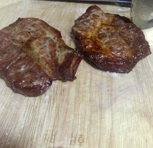 「4を焼く豚の梅肉の実習尺度」