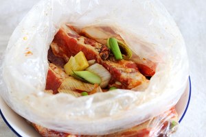 甘い豚のthat骨部 そのベイクは蜂蜜を排出します2 