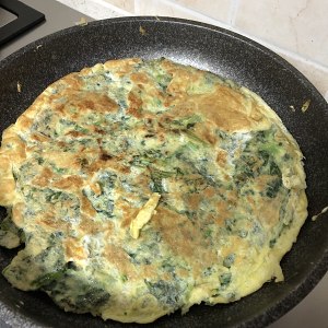 ほうれん草の卵ケーキは、家族の日常生活の速い労働者の料理の超簡単で初の朝食の選択です ？ 実習14 
