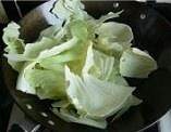 手でおいしい一皿の料理を裂いて法律を燃やす2