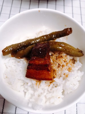 Flesh of braise in soy sauce stews fabaceous horn (absolutely go with rice) practice measure 14