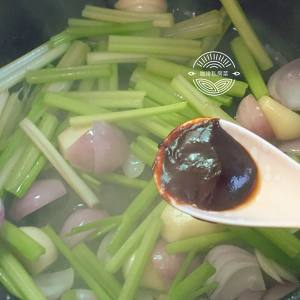 One chicken the practice measure of two eating Guangdong chicken Bao 11