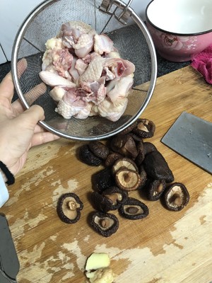 Xiangguきのこの鶏の実習対策1