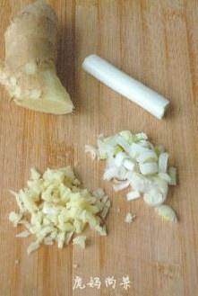 The practice measure that the egg fries vermicelli made from bean starch 5