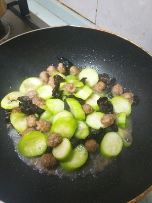 Children cookbook -- of fat chicken " towel gourd agaric fries fleshy bolus " practice measure 4