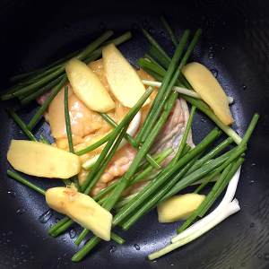 Electric rice cooker is simple and easy edition: The practice measure that saline    hand rips chicken 4