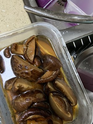 The practice measure of chicken of stew of dried mushrooms of electric meal Bao 2