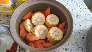 The practice measure of soup of medlar of carrot of corn of isinglass of pig canister bone 3