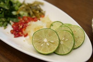Citric hand rips chicken (chicken of ghost of Yunnan Dai flavour) practice measure 3