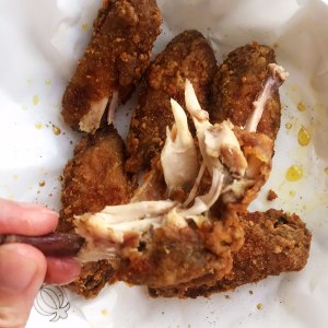 The practice measure of the wing in garlic sweet chicken 9