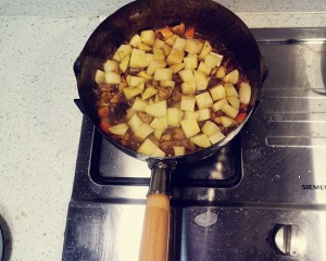 The practice measure of black curry chicken 8