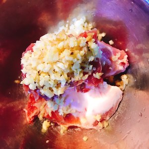 Cummer Li Yanxiu is unripe | The practice measure that garlic bakes suck to point to the pig is little 3