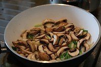 Dawdle slippery chicken (Xianggu mushroom slippery chicken) practice measure 5