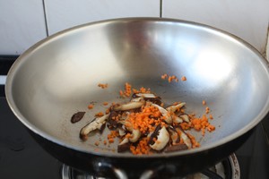 The practice measure of congee of Xianggu mushroom of gallinaceous Chengdu shelled fresh shrimps 4