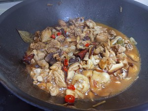 The practice measure of Xianggu mushroom chicken 6