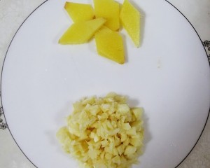 The practice measure of Xianggu mushroom slippery chicken 3