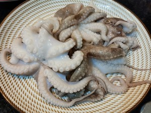 8個の魚1個を揚げる練習方法を展開します