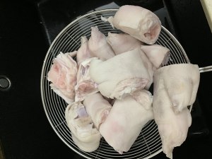 The practice measure of the claw of pig of edition of electric meal Bao that does not put oil 3