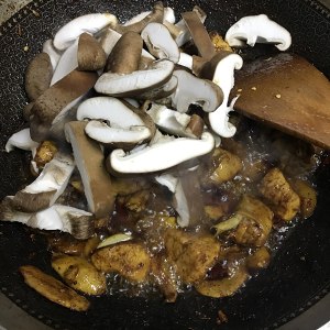 The practice measure of chicken of domestic edition yellow stew 9