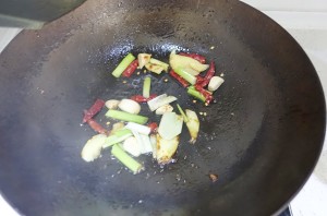 Potato carbonado piece (yellow stew chicken) practice measure 5