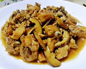 The practice measure of Xianggu mushroom slippery chicken 9
