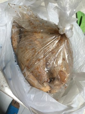 Chicken of the simple and delicious crackling that bake, the practice measure of the complete chicken such as party christmas day 2