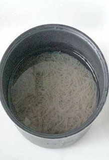 The practice measure that the egg fries vermicelli made from bean starch 3