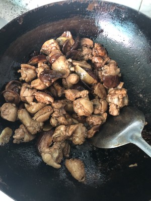 The practice measure of carbonado of Xianggu mushroom Chinese chestnut 6
