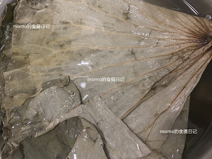 The practice measure of chicken of lotus leaf polished glutinous rice 3