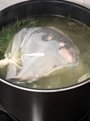 豚の骨のフナの魚のスープ犬の肝臓料理の豚の横の男のスープ（ 晴天下の火の解毒のスープの水）対策8 