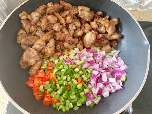 Measure of practice of cartilaginous of pig of a condiment made of roast prickly ash and salt 8
