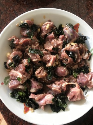 紫シソの豚の顔のマウンドの肉の実習対策1