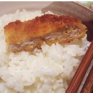 深層脂肪または油でテロフライに逃げる金のポークチョップ ）対策8 