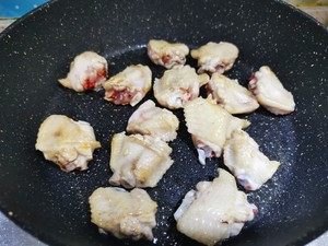 醤油で煮込んだ鶏の翼で（鶏の翼のおいしい 法律を沸騰させる）対策2 