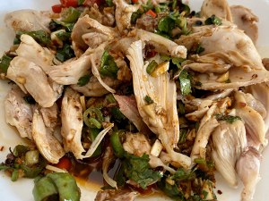 Taste special the practice measure that the hand with the hot acid of bright rips the chicken that do not have bone 15