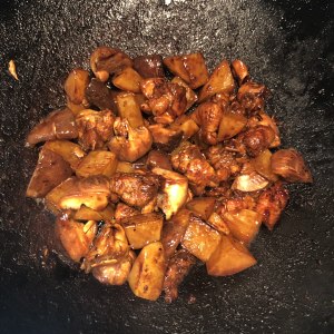 ポテトイエローシチュー9の鶏肉の調理法