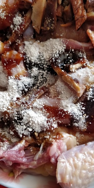 Sweet tender the practice measure of chicken of slippery evaporate of sausage Xianggu mushroom 4
