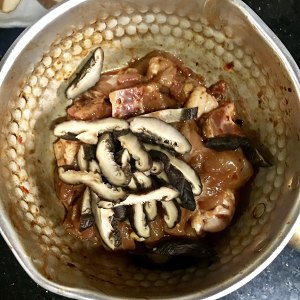 The practice measure of chicken of evaporate of fabaceous Chi Xianggu mushroom 3
