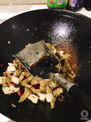 The practice measure of chicken of stir-fry before stewing of hot pepper green pepper 8