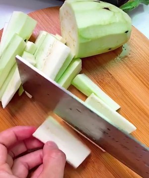 The practice measure of ground meat aubergine 1