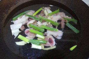 Potato carbonado piece (yellow stew chicken) practice measure 3