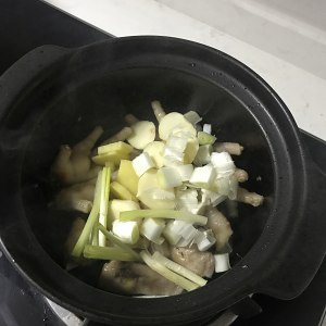 ? ? Gallinaceous ungual Bao: Tremble sound ungual Bao of the chicken that be the same as a paragraph, go with rice is necessary, is the entrance changed namely? ? 