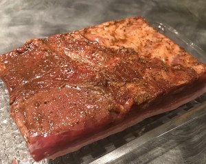 割れたカルボナード（焼いた豚の腹部の肉）クリスピーポークベリー6の練習対策 