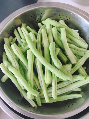 醤油で煮込んだ肉の煮込み、角質（絶対にご飯と一緒に）の練習10