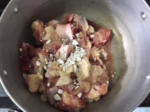 Laodingの機密料理-いくつかのホットスパイスプラントのいずれかの鶏の練習対策1