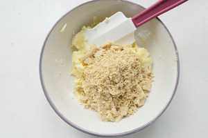 The practice measure of stuffed dumplings masse of glutinous rice flour served in soup of bud bud pig 13