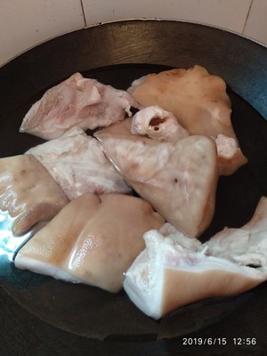 Dish of go with rice " ear of double flavour pig " practice measure 1
