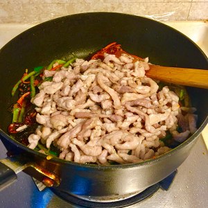 豚肉の細切り肉8
