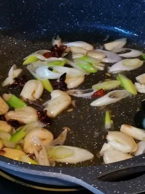 The practice measure of Bao of Chinese chestnut sweet chicken 3