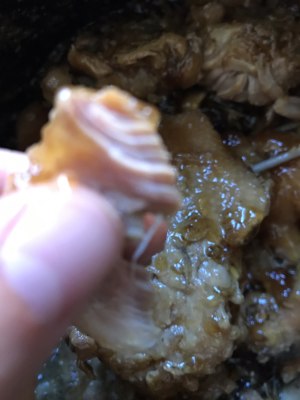 The practice measure of wonton of a shoe-shaped gold or silver ingot used as money in feudal China of raw ingredient chicken 9